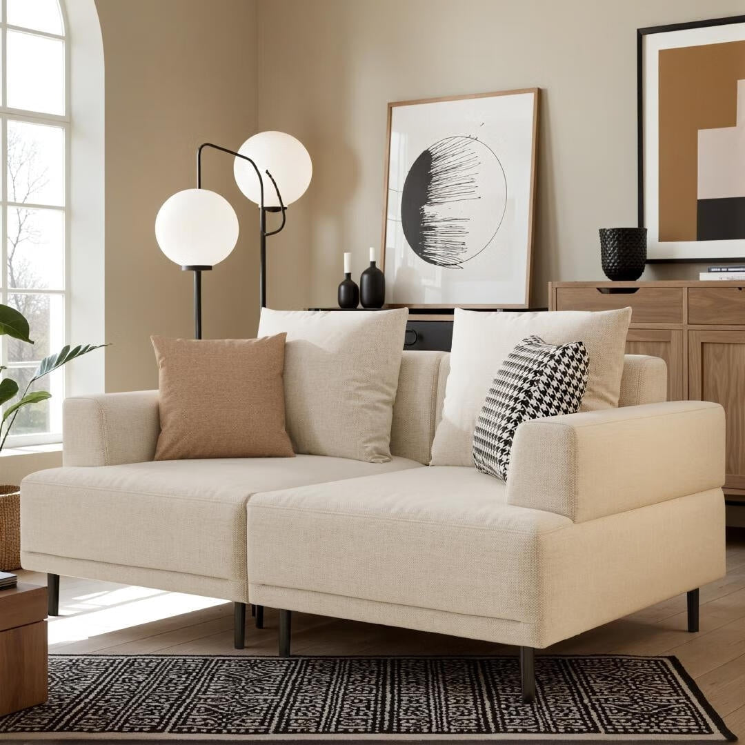 Canapé moderne à assise profonde avec coussins, pieds hauts, canapé de salon confortable, canapé d'appartement